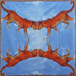 Aratta 28” Blue Leopard Bandana